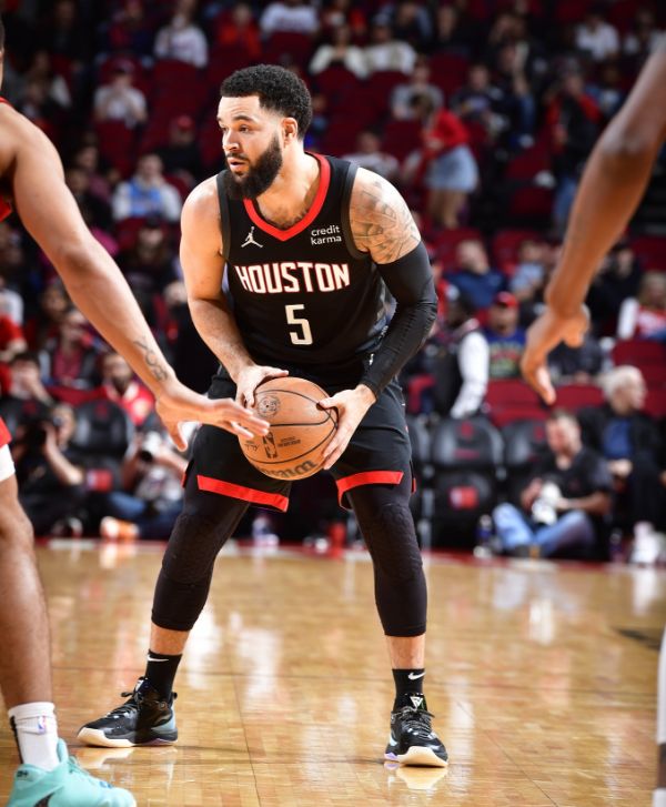 守篮板后亲 守篮板后亲