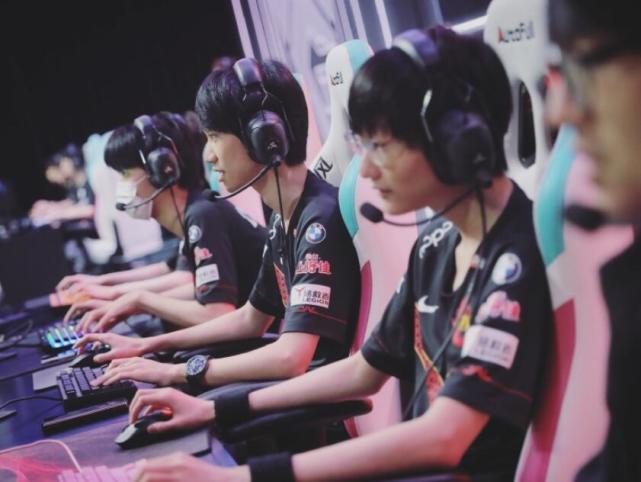 今天我们必 今天我们必